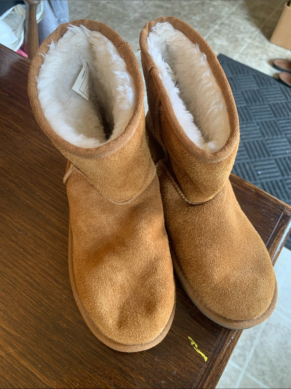 Koolaburra Kids Chestnut Brown Shearling-Lined Boots